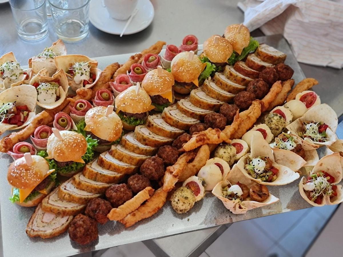 Pensiunea Baroc Dobirlau Luaran gambar